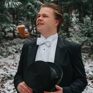 Meet your Posher, Brady